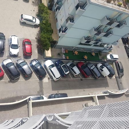 Hotel Grifone Rimini Exterior photo