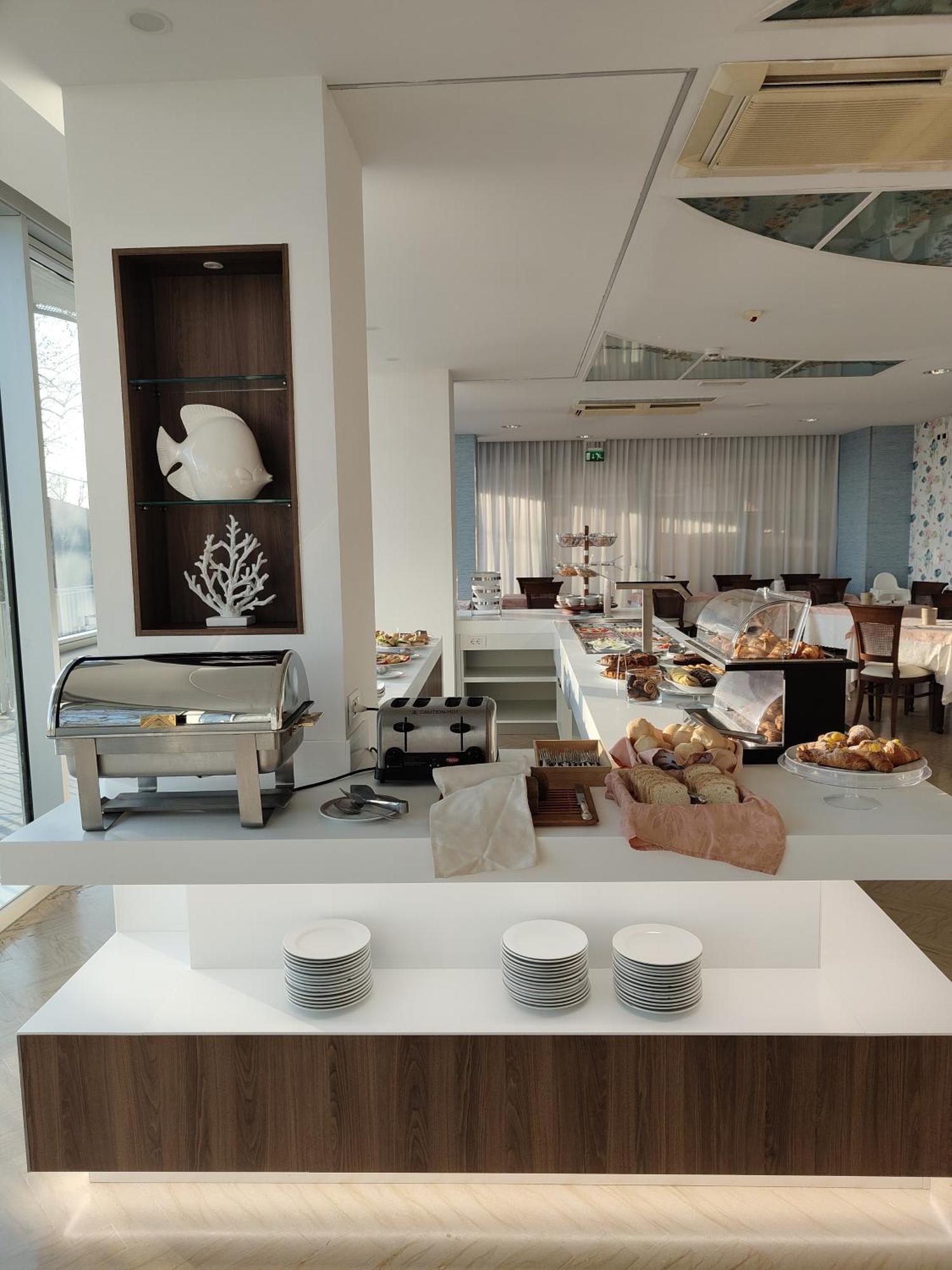 Hotel Grifone Rimini Exterior photo