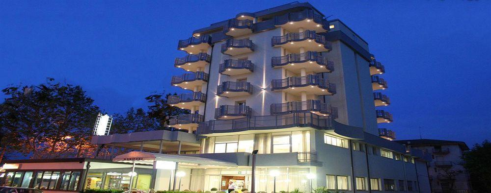 Hotel Grifone Rimini Exterior photo