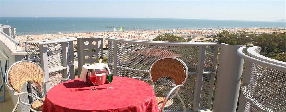 Hotel Grifone Rimini Exterior photo